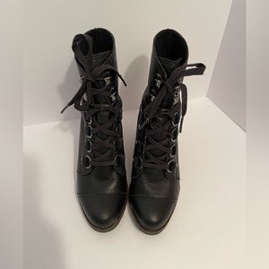 boots lace sorel wedge boots size